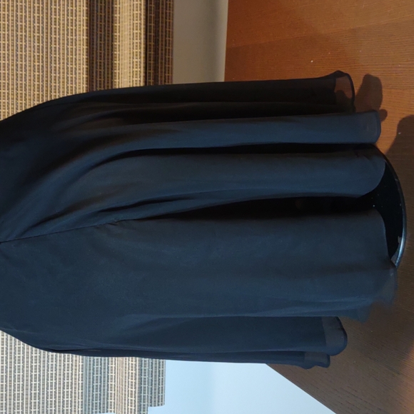 Black Formal/Cocktail Dress by White House Black Market. Size 0 - Picture 6 of 9